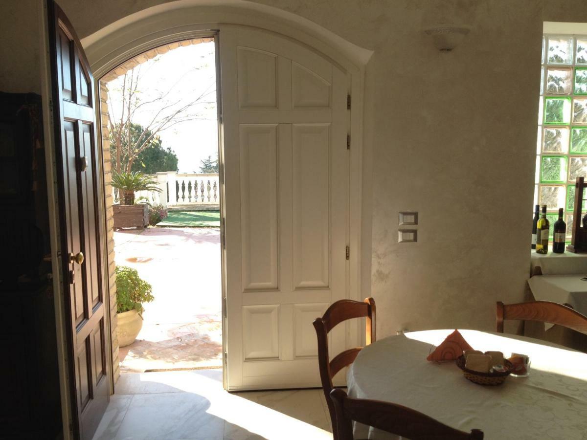 Via Col Vento Bed & Breakfast Chieti Exterior photo